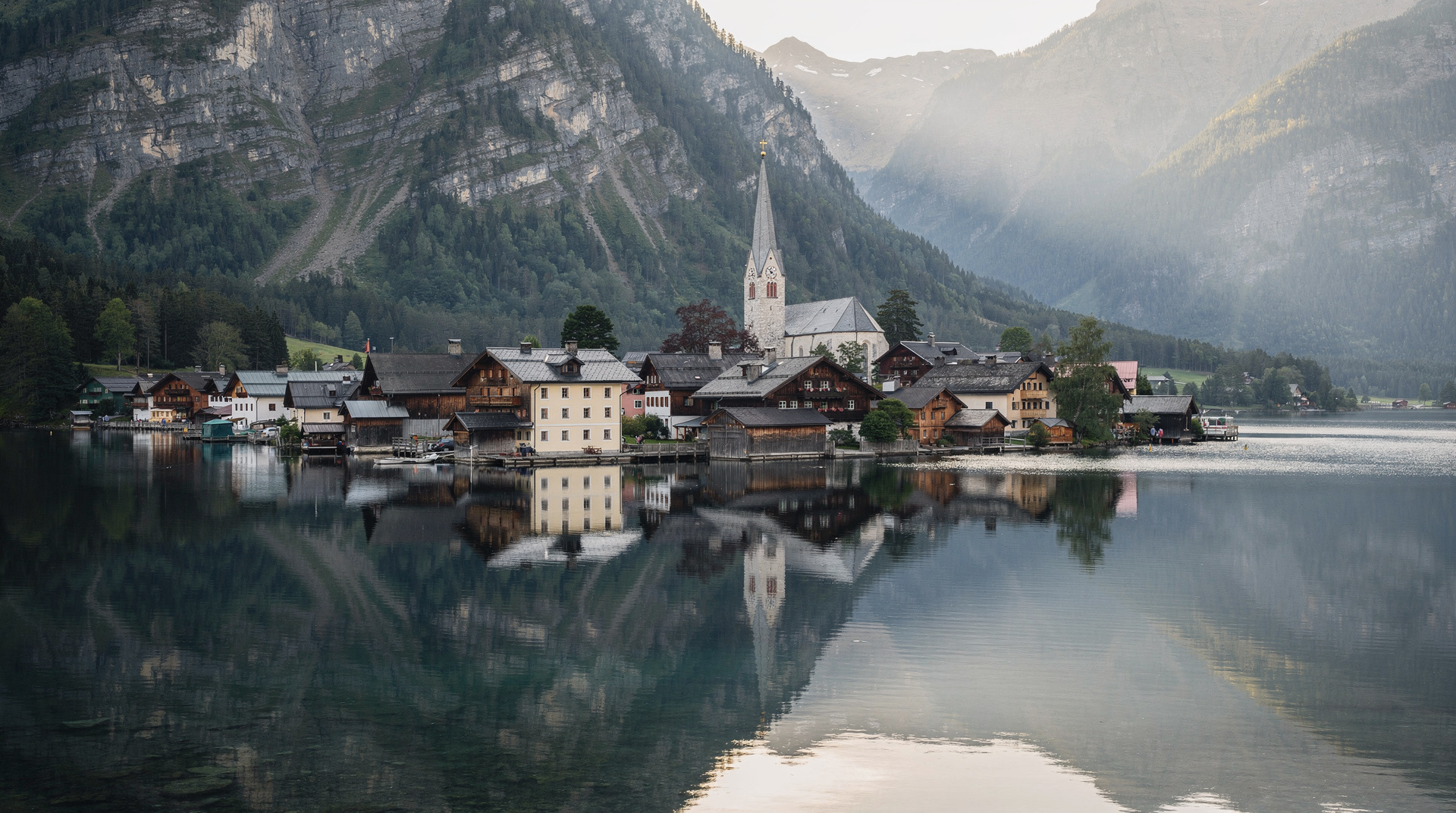 Lakes & Salzkammergut — Hallstatt, Wolfgangsee and the Schafberg railway, Mondsee and the lakes other gu