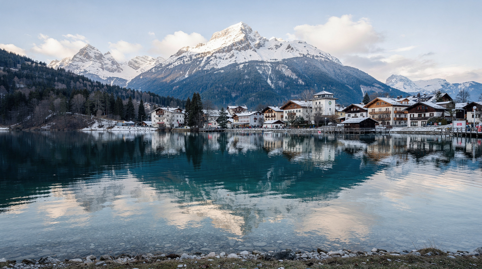 Salzburg to Zell am See: the perfect mountain lake day trip — Zell am See from Salzburg — 1h15 drive to a stunning Alpine lake, Kitzsteinhorn 
